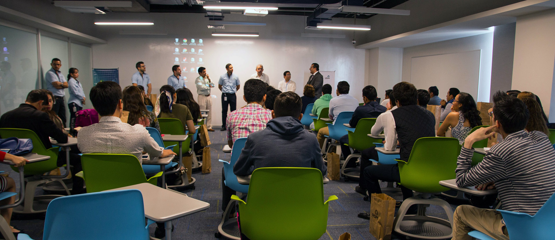 Firma de convenio de colaboración con KROM