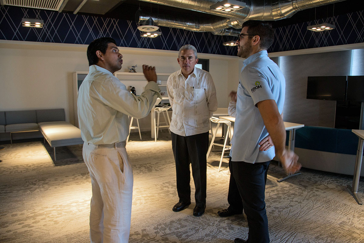 11 / 12 - Firma de convenio de colaboración con KROM 11 / 12 - Firma de convenio de colaboración con KROM