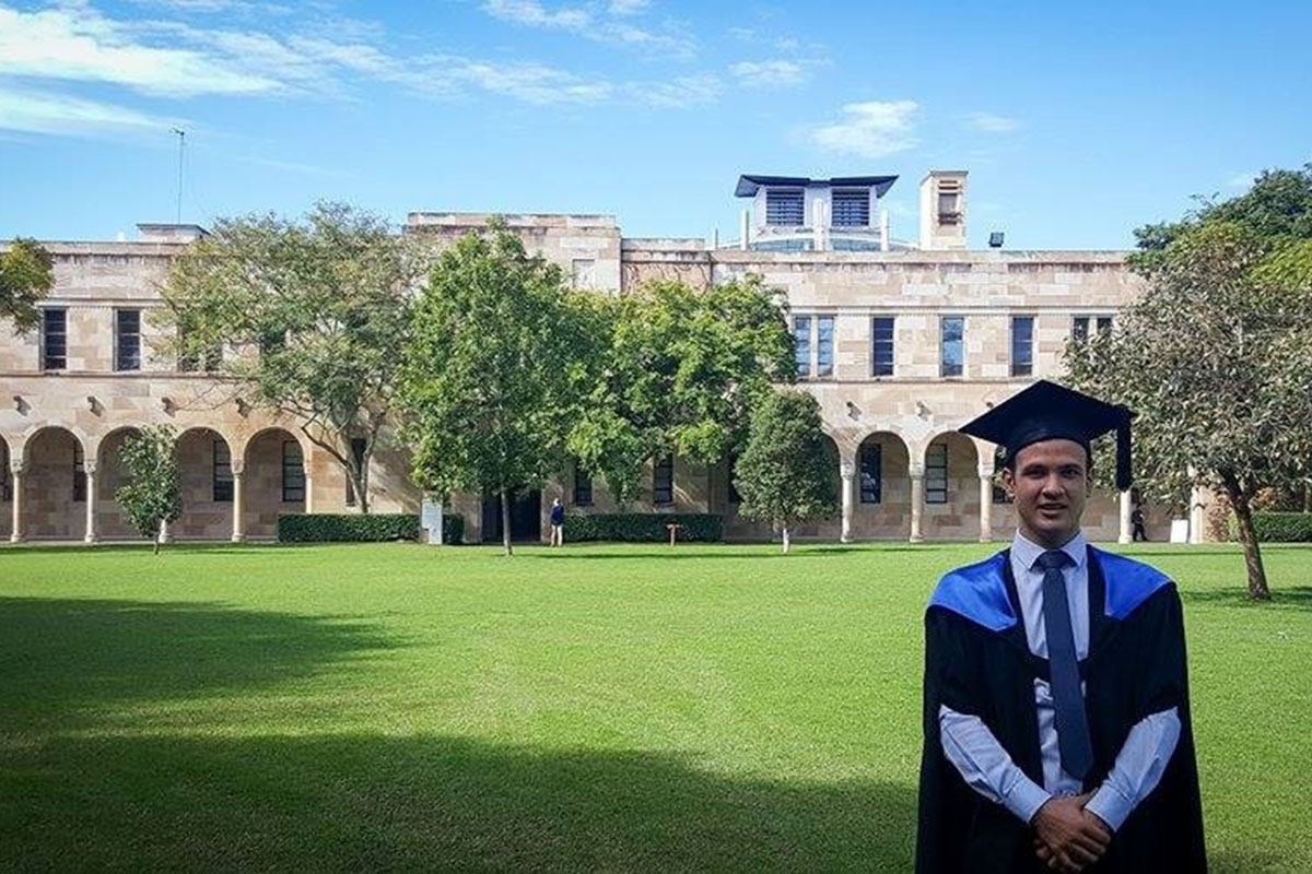 3 / 5 - Egresado de Negocios Internacionales se gradúa de la Universidad de Queensland, Australia 3 / 5 - Egresado de Negocios Internacionales se gradúa de la Universidad de Queensland, Australia