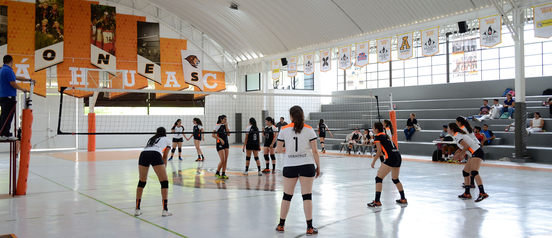 Actividad de Voleibol Femenil y Basquetbol Varonil