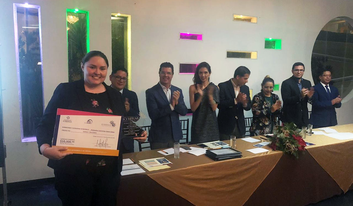 1 / 2 - La Universidad Anáhuac Xalapa presente en la entrega del Premio Ciudadano Kybernus