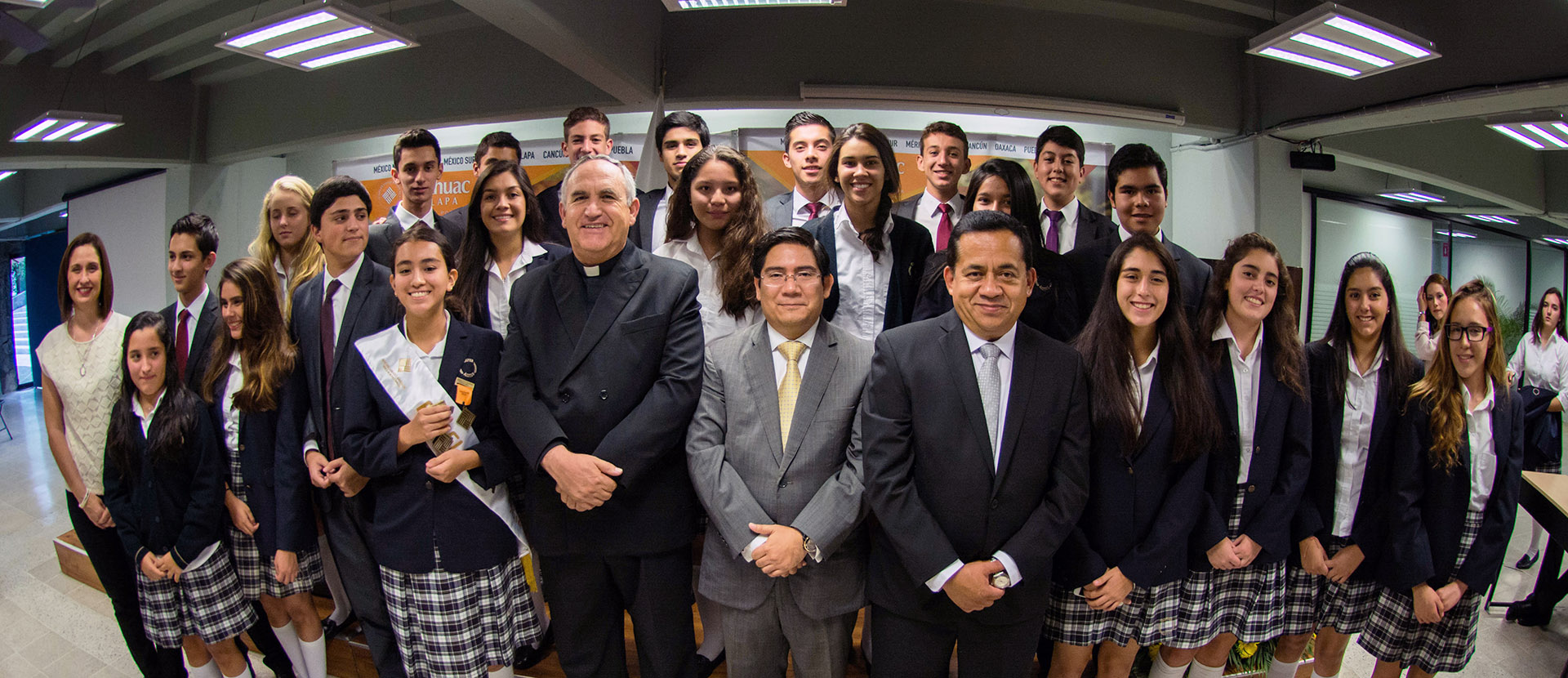Ceremonia de Fin de Cursos y Premiación anual del Bachillerato Anáhuac Xalapa