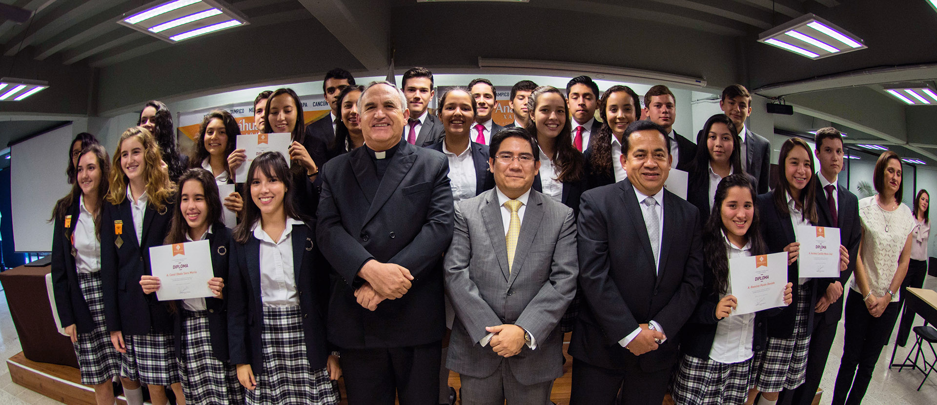 Ceremonia de Fin de Cursos y Premiación anual del Bachillerato Anáhuac Xalapa