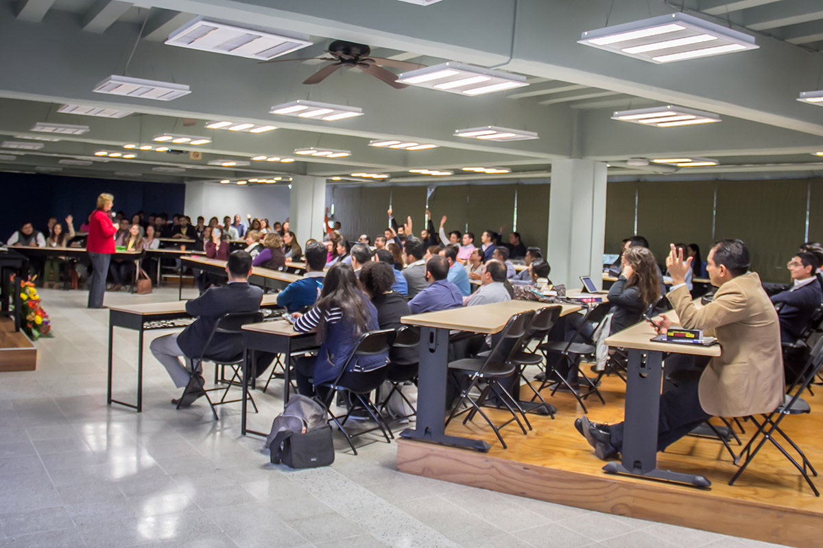 6 / 10 - La Mtra. Gisela Rubach imparte conferencia en la Anáhuac 6 / 10 - La Mtra. Gisela Rubach imparte conferencia en la Anáhuac