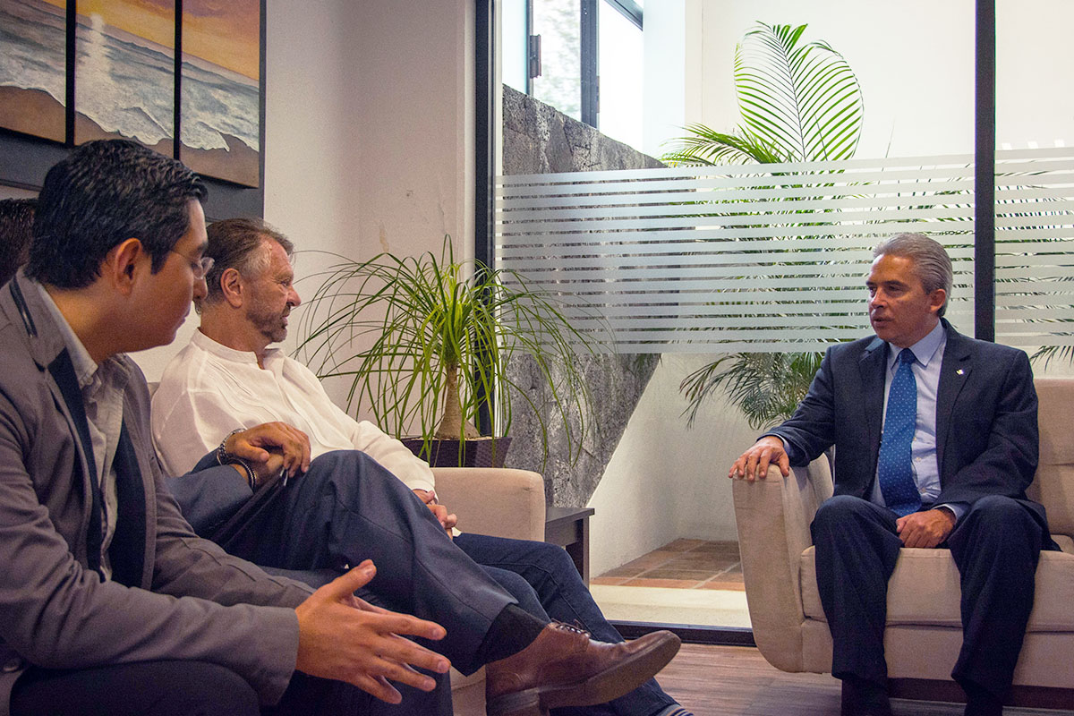 3 / 8 - Dr. Jorge Castañeda presenta libro en la Anáhuac Xalapa 3 / 8 - Dr. Jorge Castañeda presenta libro en la Anáhuac Xalapa