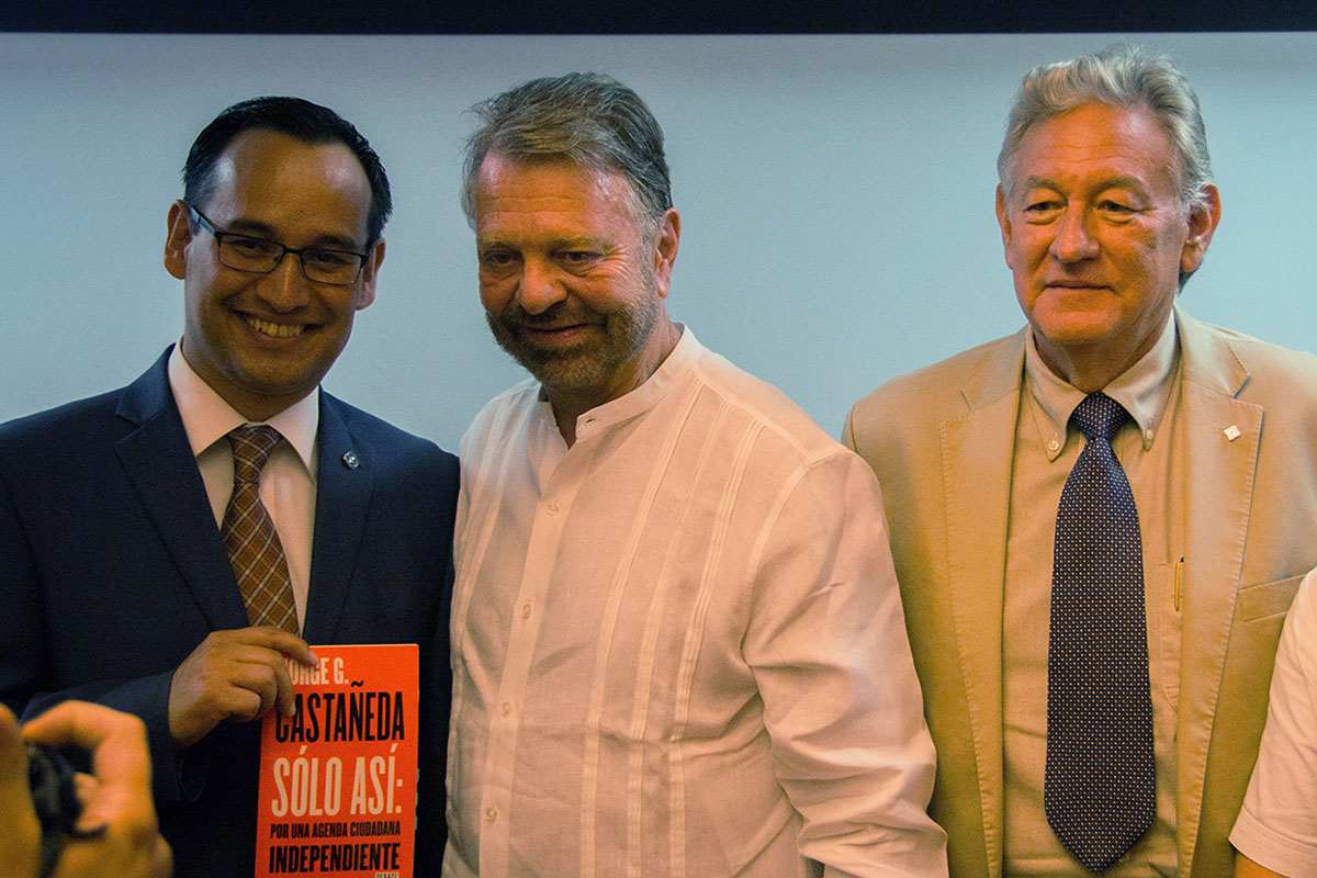 7 / 8 - Dr. Jorge Castañeda presenta libro en la Anáhuac Xalapa 7 / 8 - Dr. Jorge Castañeda presenta libro en la Anáhuac Xalapa