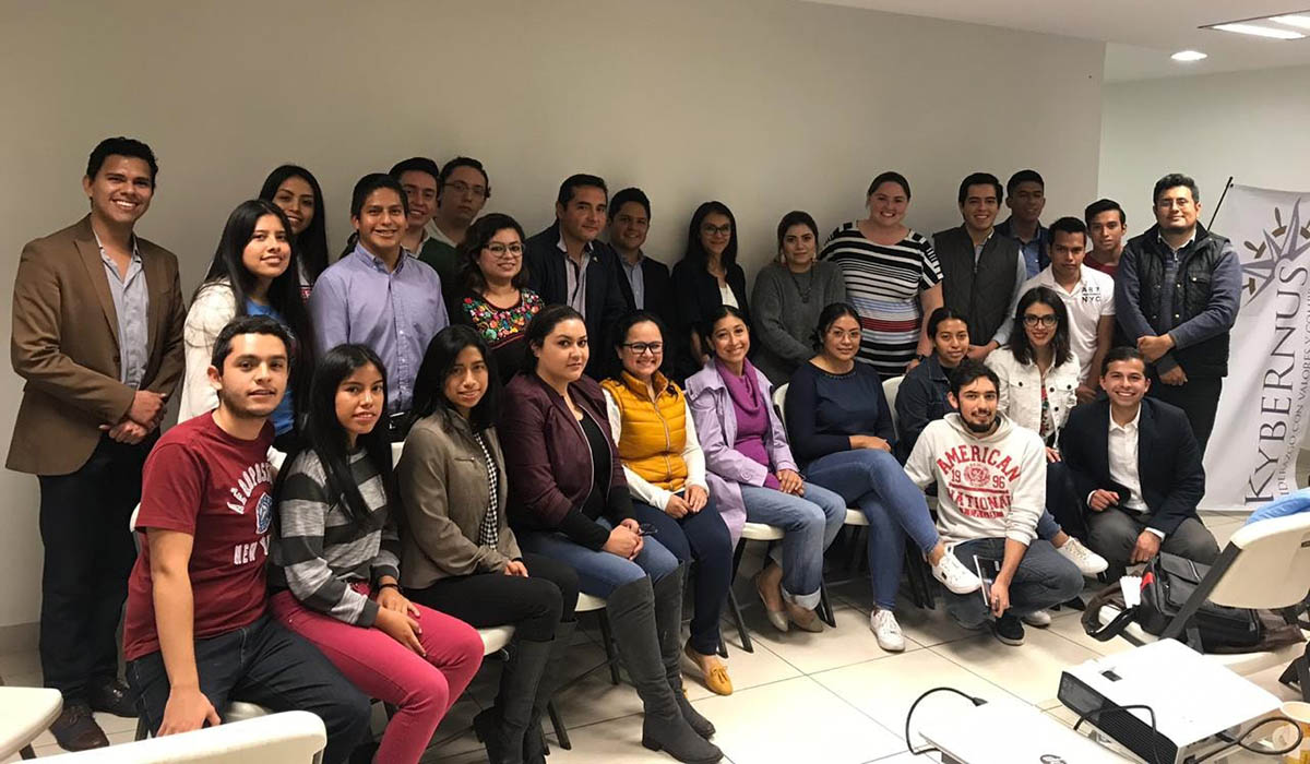 1 / 3 - Participantes del taller en las oficinas de COPARMEX Xalapa. 1 / 3 - Participantes del taller en las oficinas de COPARMEX Xalapa.