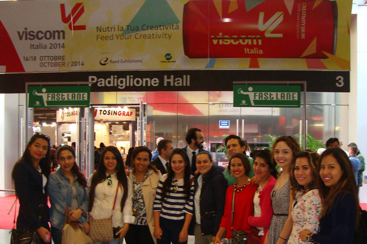 1 / 2 - Alumnos de Comunicación en viaje de estudios al VISCOM 2014