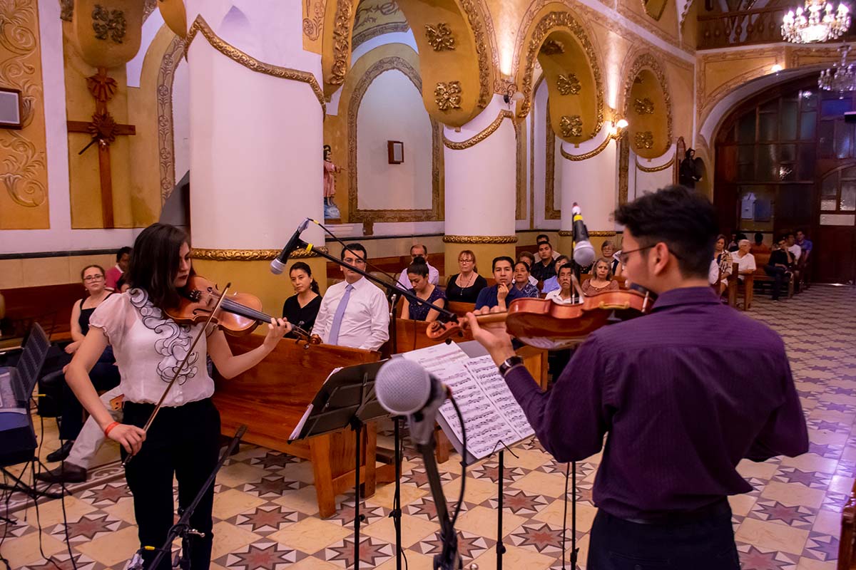 2 / 10 - El talento del Ensamble Clásico Anáhuac hace gala en la Iglesia de San José, la más