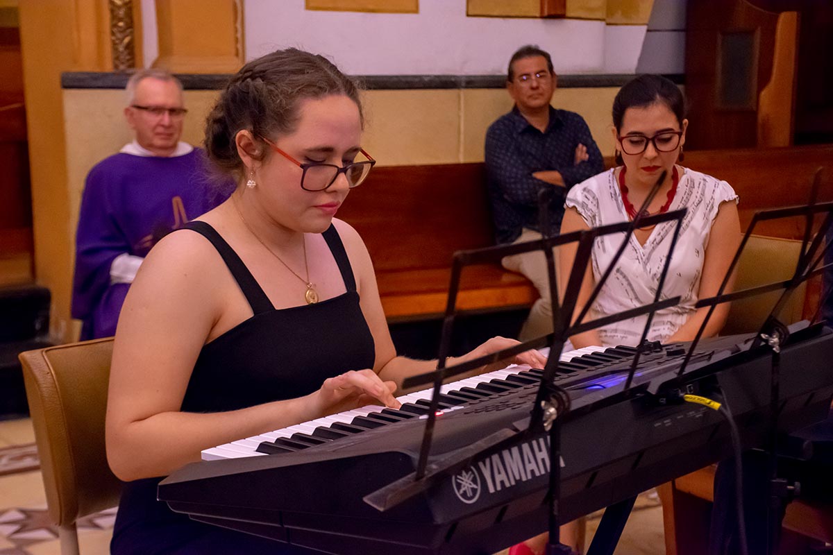 5 / 10 - El talento del Ensamble Clásico Anáhuac hace gala en la Iglesia de San José, la más