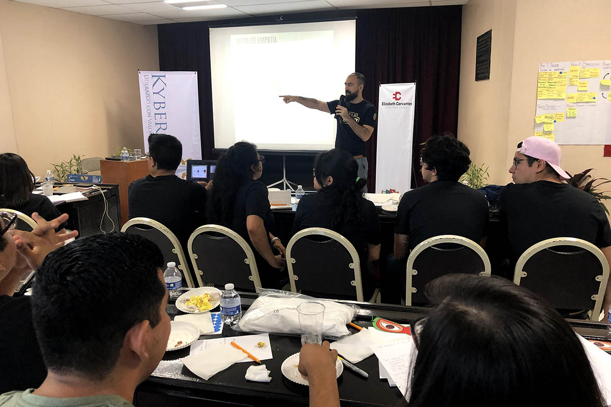 9 / 14 - Alumnos de Administración y Dirección de Empresas participan en Challenge de
