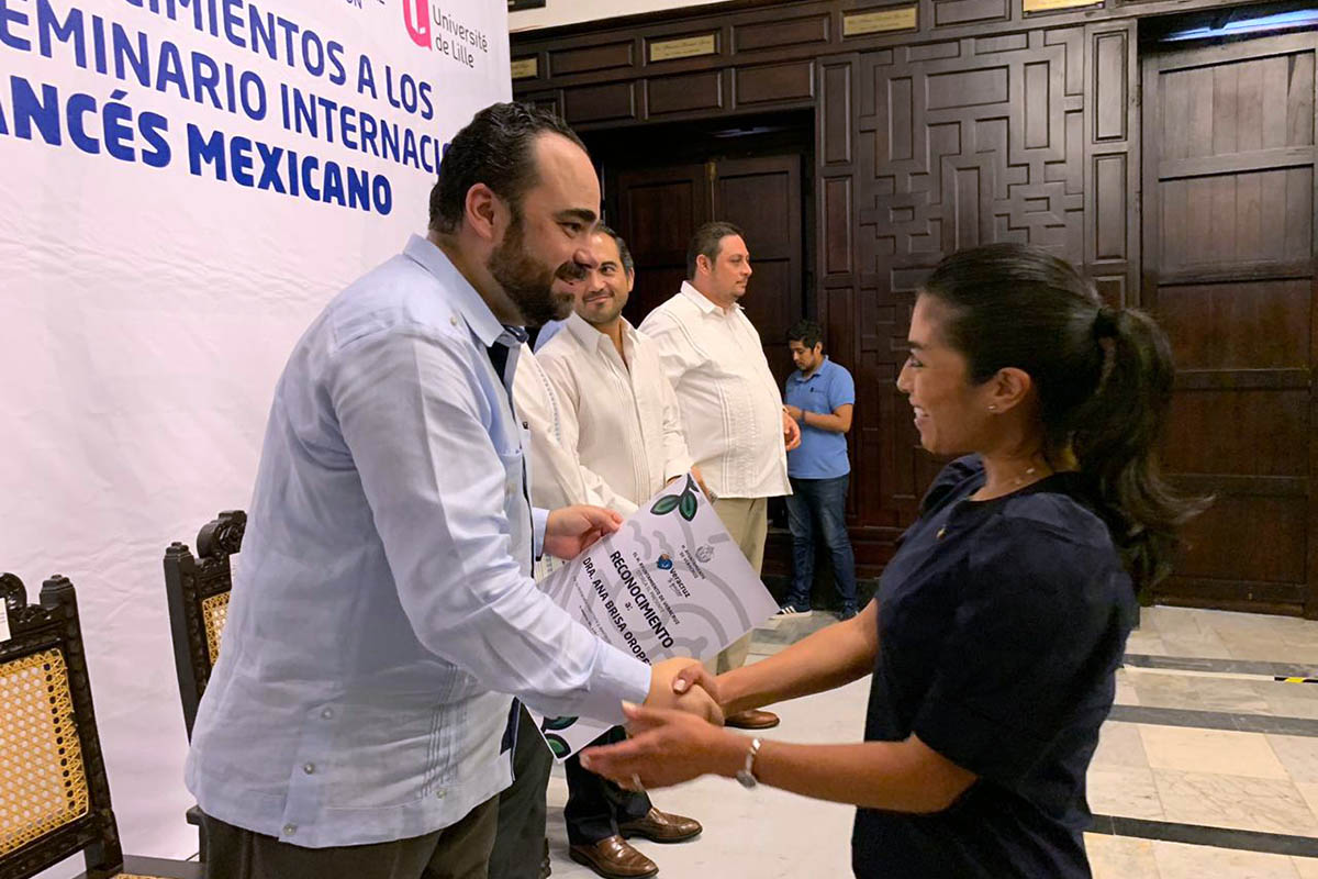 2 / 7 - Participación de la Universidad Anáhuac Xalapa en Seminario Internacional de Historia
