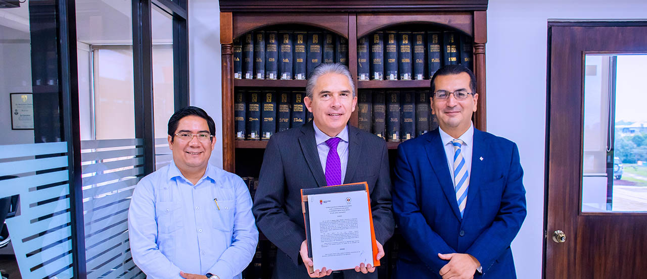 Firma de Convenio Académico con la Universidad de León, España