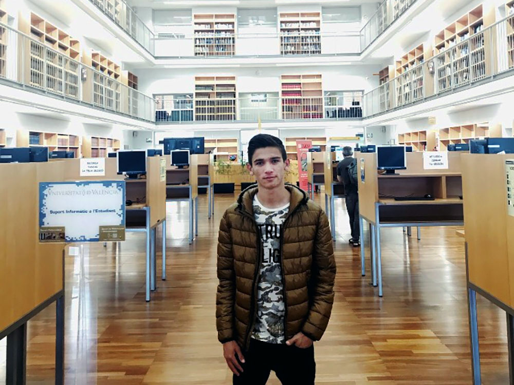 1 / 5 - Intercambio Académico en España de Alumno de Negocios Internacionales 1 / 5 - Intercambio Académico en España de Alumno de Negocios Internacionales