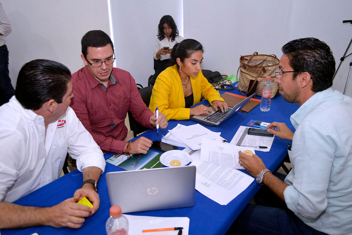 1 / 5 - Participación de la Universidad Anáhuac Xalapa en la Revisión del Plan Veracruzano de