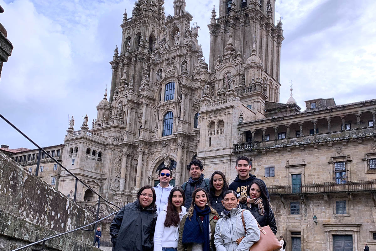 5 / 9 - Alumnos de la Universidad Anáhuac Xalapa viajaron a España para realizar Estudios en
