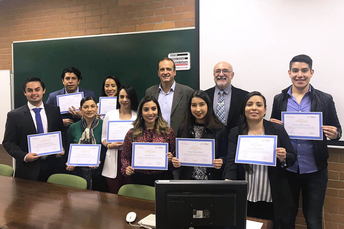 9 / 9 - Alumnos de la Universidad Anáhuac Xalapa viajaron a España para realizar Estudios en