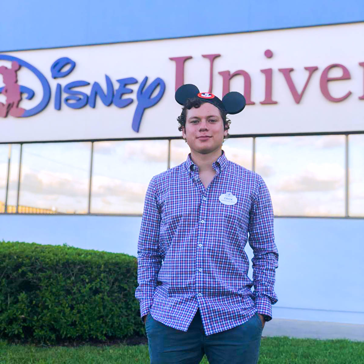 1 / 3 - Exitoso Representante de Ingeniería Mecatrónica en Disney ICP 1 / 3 - Exitoso Representante de Ingeniería Mecatrónica en Disney ICP