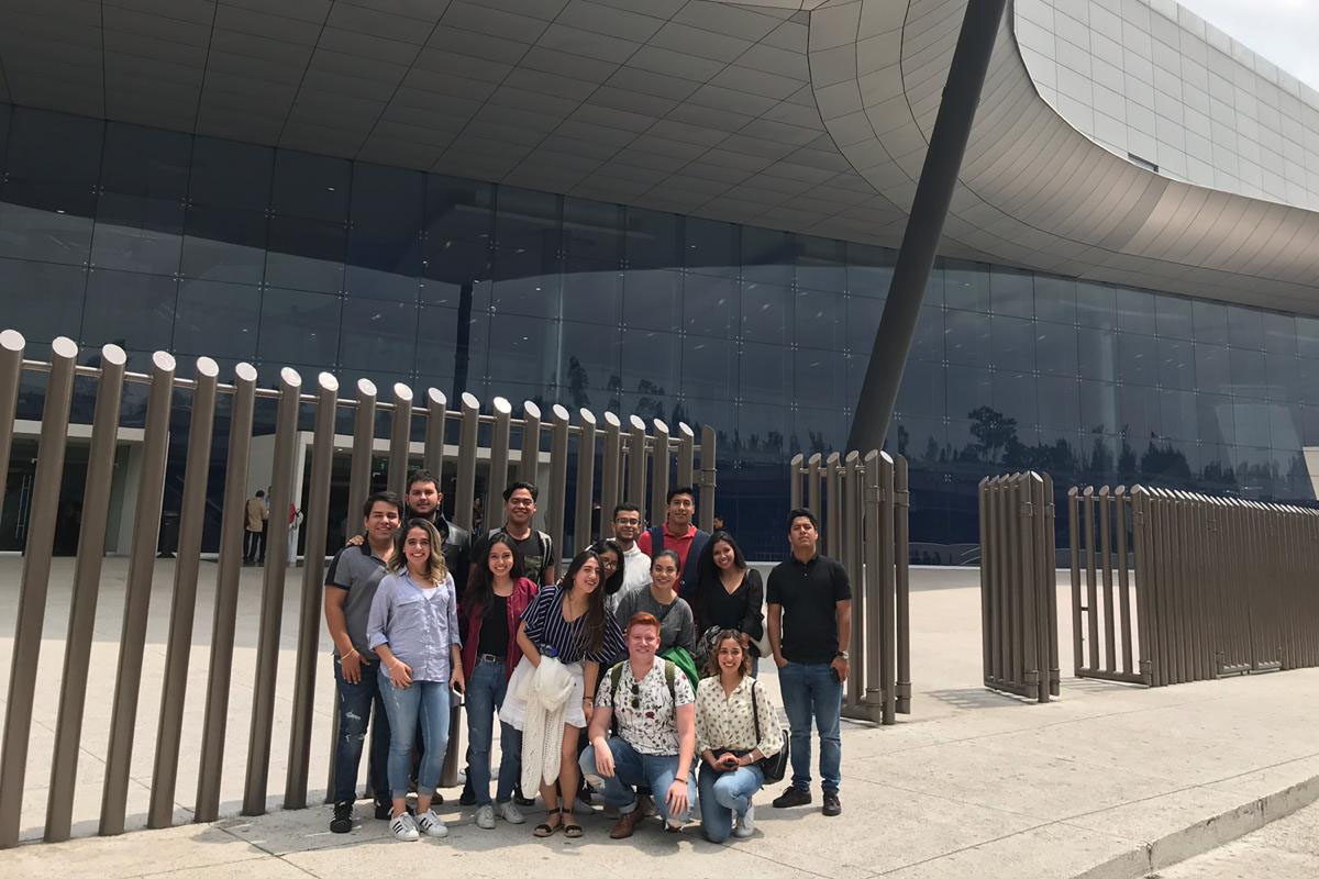 2 / 3 - Alumnos de Mercadotecnia asisten a IAB Conecta en Santa Fe, CDMX 2 / 3 - Alumnos de Mercadotecnia asisten a IAB Conecta en Santa Fe, CDMX