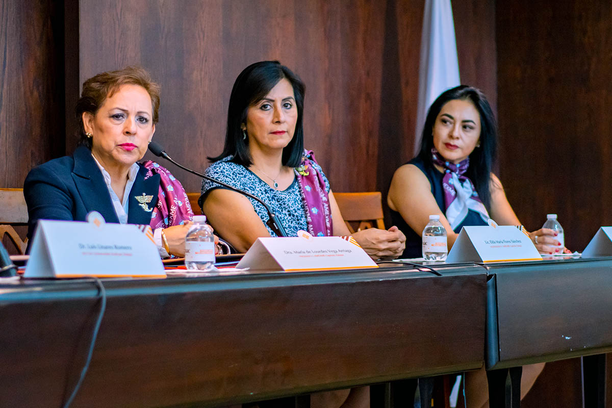 3 / 7 - Propiciamos el Desarrollo Empresarial mediante la Firma del Convenio con la AMEXME,