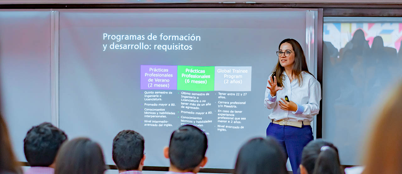 Egresados Anáhuac Xalapa y Empresas Buscadoras de Talento Convergen en la IV Edición de la