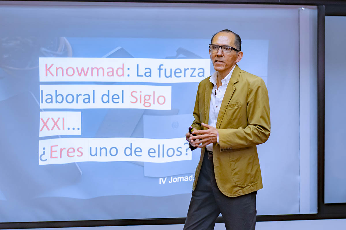 1 / 7 - Egresados Anáhuac Xalapa y Empresas Buscadoras de Talento Convergen en la IV Edición de