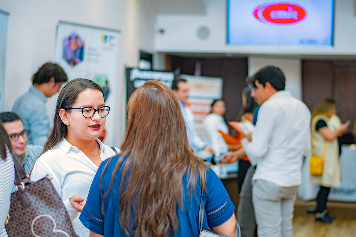 5 / 7 - Egresados Anáhuac Xalapa y Empresas Buscadoras de Talento Convergen en la IV Edición de