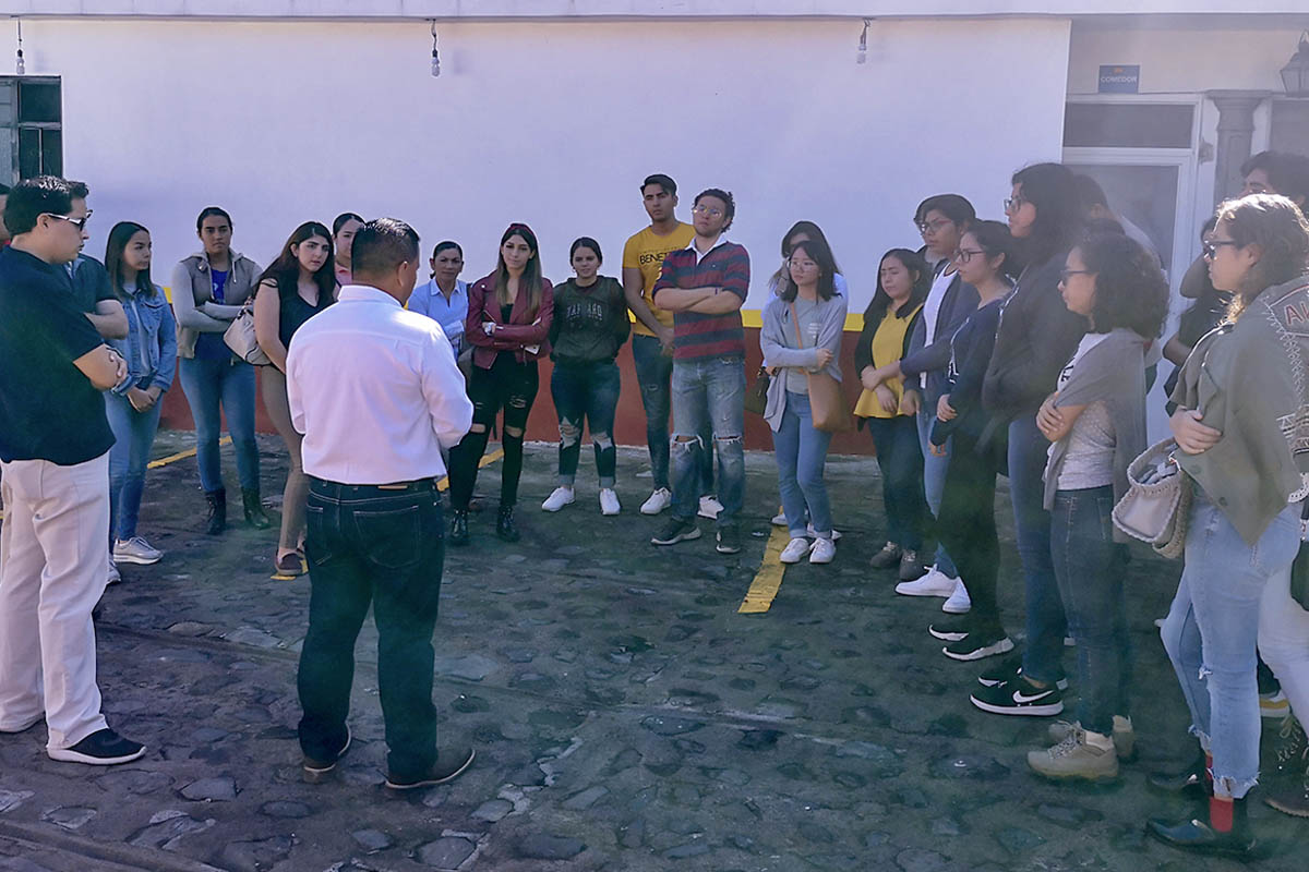 2 / 4 - Alumnos realizan Visita Empresarial a Mole Xiqueño 2 / 4 - Alumnos realizan Visita Empresarial a Mole Xiqueño