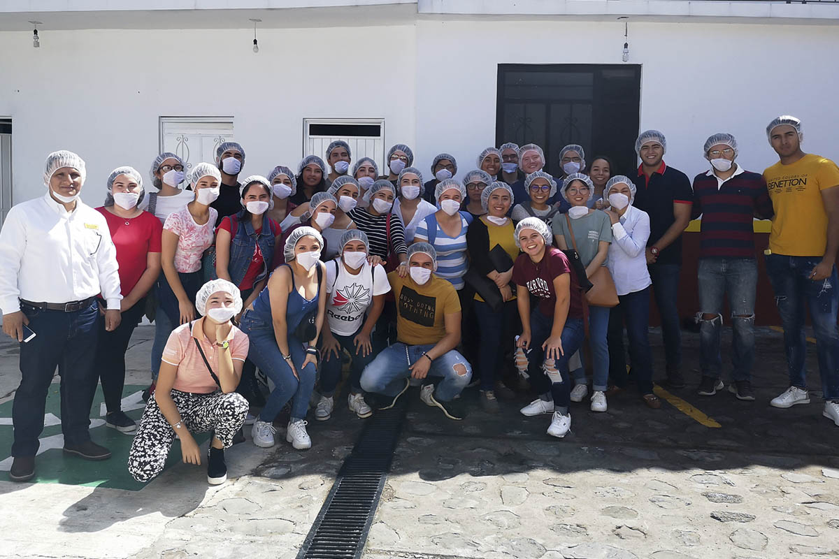 4 / 4 - Alumnos realizan Visita Empresarial a Mole Xiqueño 4 / 4 - Alumnos realizan Visita Empresarial a Mole Xiqueño