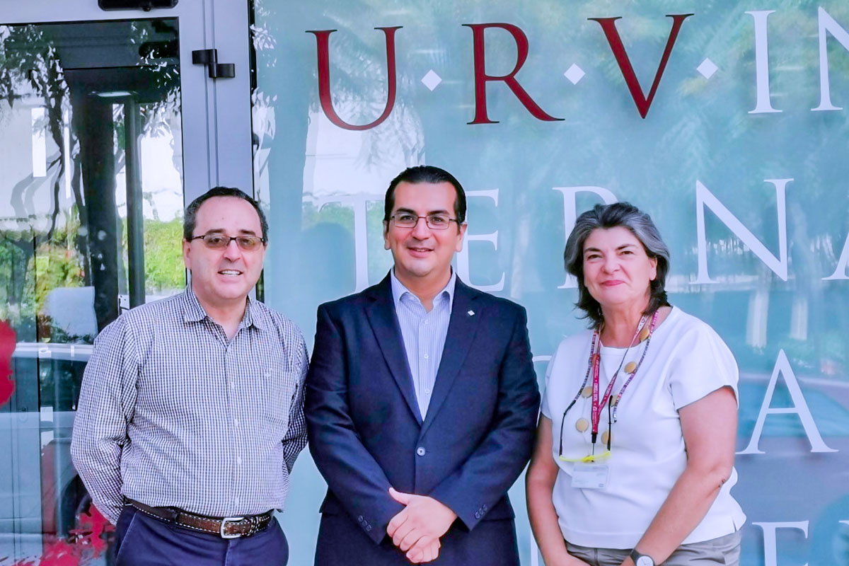 1 / 2 - Firma de Convenio de Colaboración con la Universidad Rovira i Virgili, España 1 / 2 - Firma de Convenio de Colaboración con la Universidad Rovira i Virgili, España