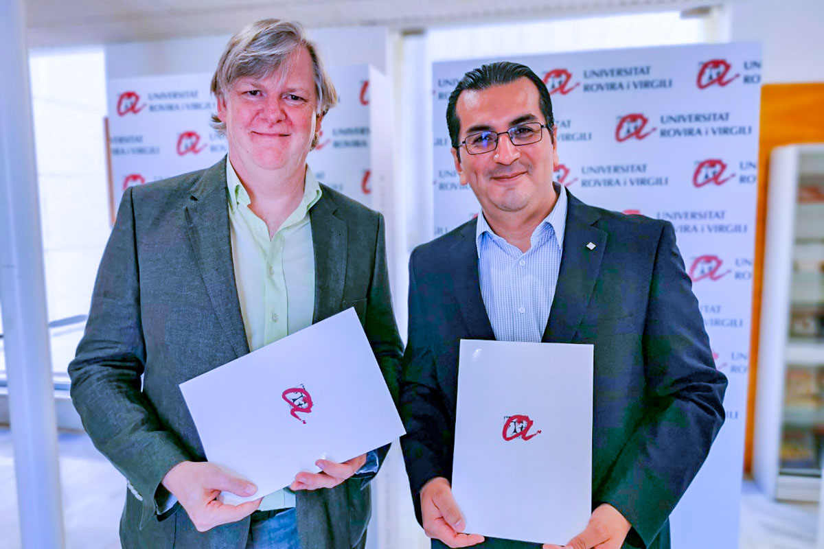 2 / 2 - Firma de Convenio de Colaboración con la Universidad Rovira i Virgili, España 2 / 2 - Firma de Convenio de Colaboración con la Universidad Rovira i Virgili, España