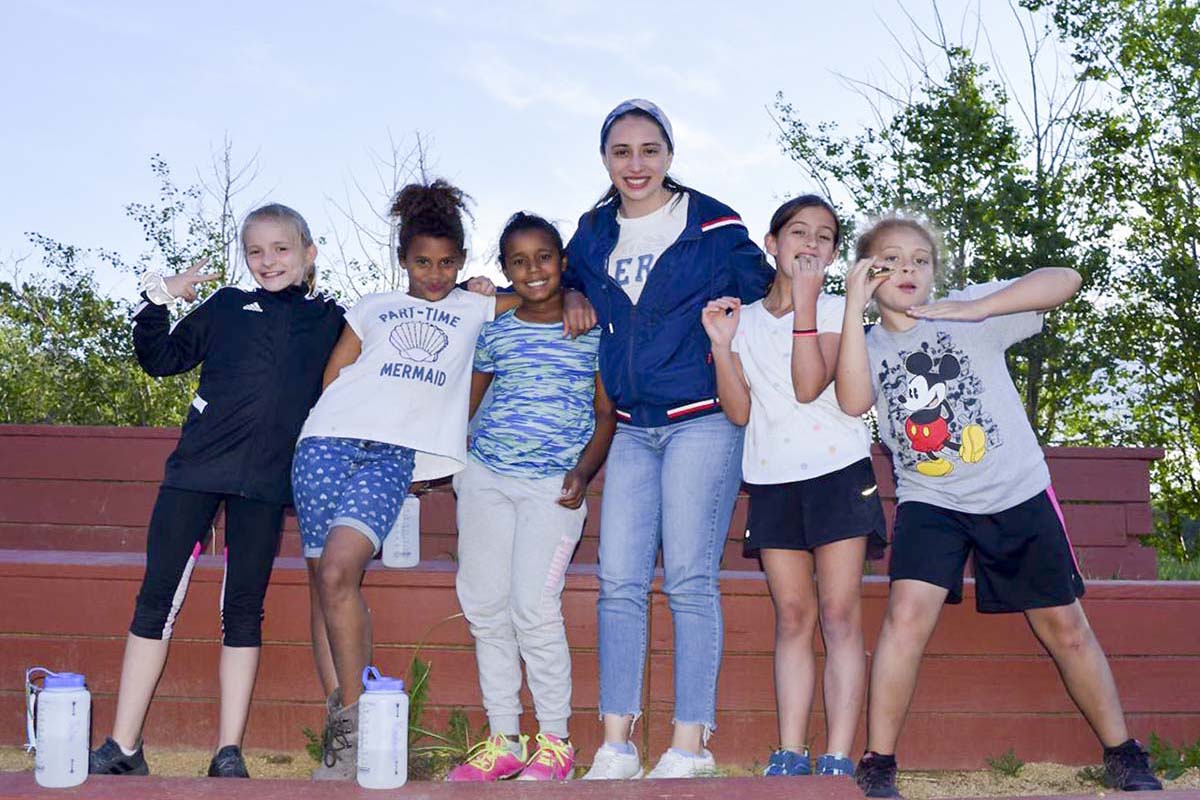 2 / 4 - Alumna de Administración y Dirección de Empresas en los Campamentos de Verano 2019 2 / 4 - Alumna de Administración y Dirección de Empresas en los Campamentos de Verano 2019