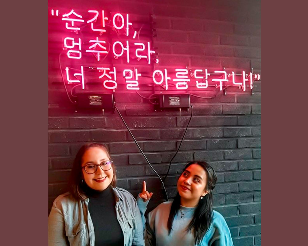 2 / 5 - Alumna de Empresas de Entretenimiento de Intercambio en Corea del Sur 2 / 5 - Alumna de Empresas de Entretenimiento de Intercambio en Corea del Sur