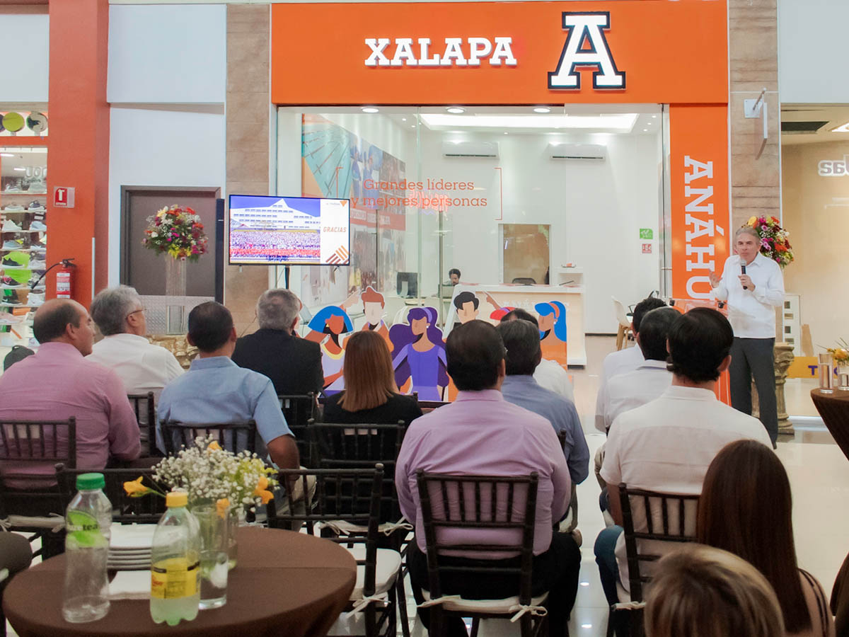 1 / 3 - Universidad Anáhuac Xalapa Refrenda su Compromiso con la Juventud del Norte del Estado