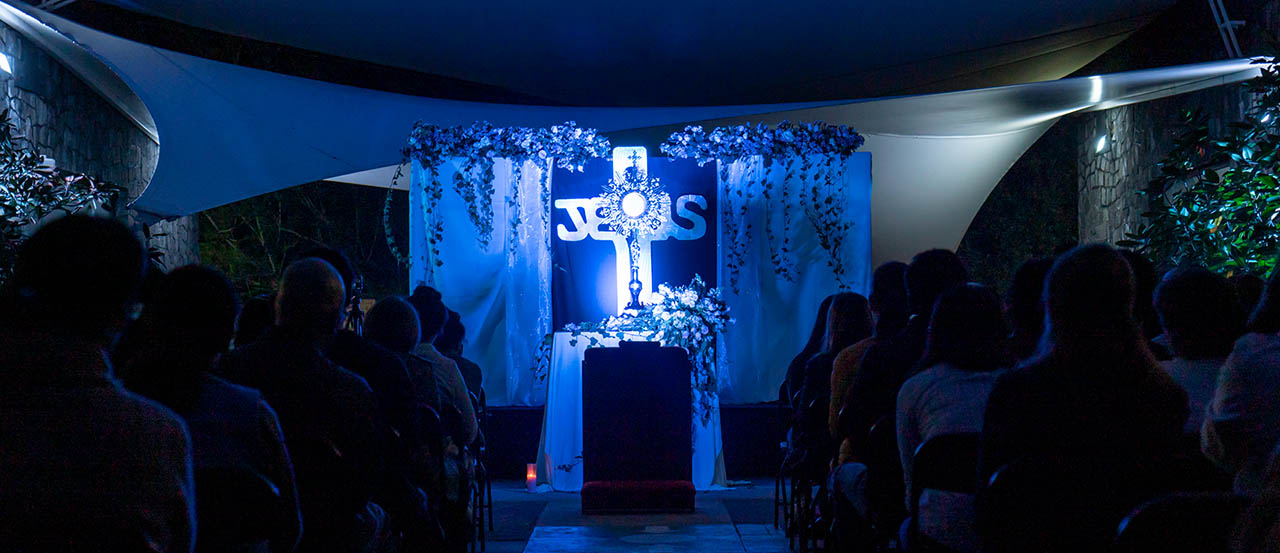 Como Incienso de Dios, Suben las Oraciones al Cielo en el Reto Heart of a Lion