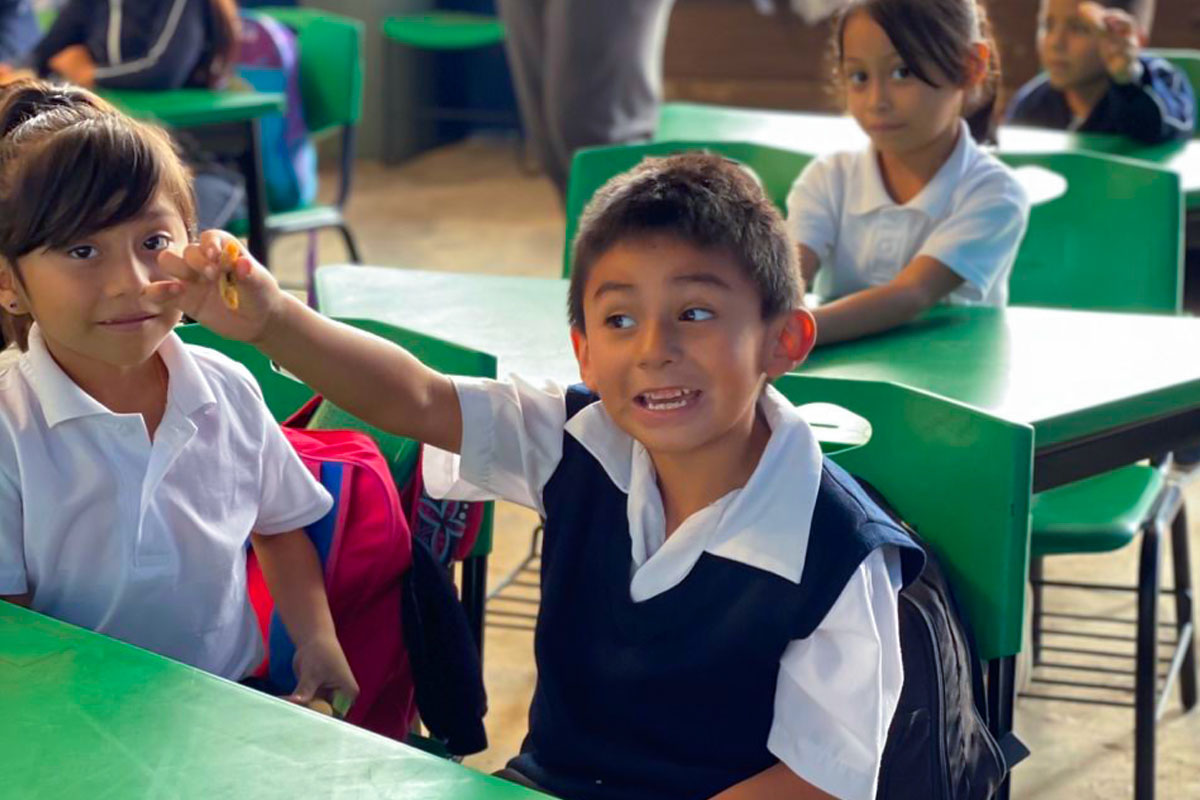 5 / 7 - Grupo Soñar Despierto de Visita en la Escuela las Maravillas 5 / 7 - Grupo Soñar Despierto de Visita en la Escuela las Maravillas