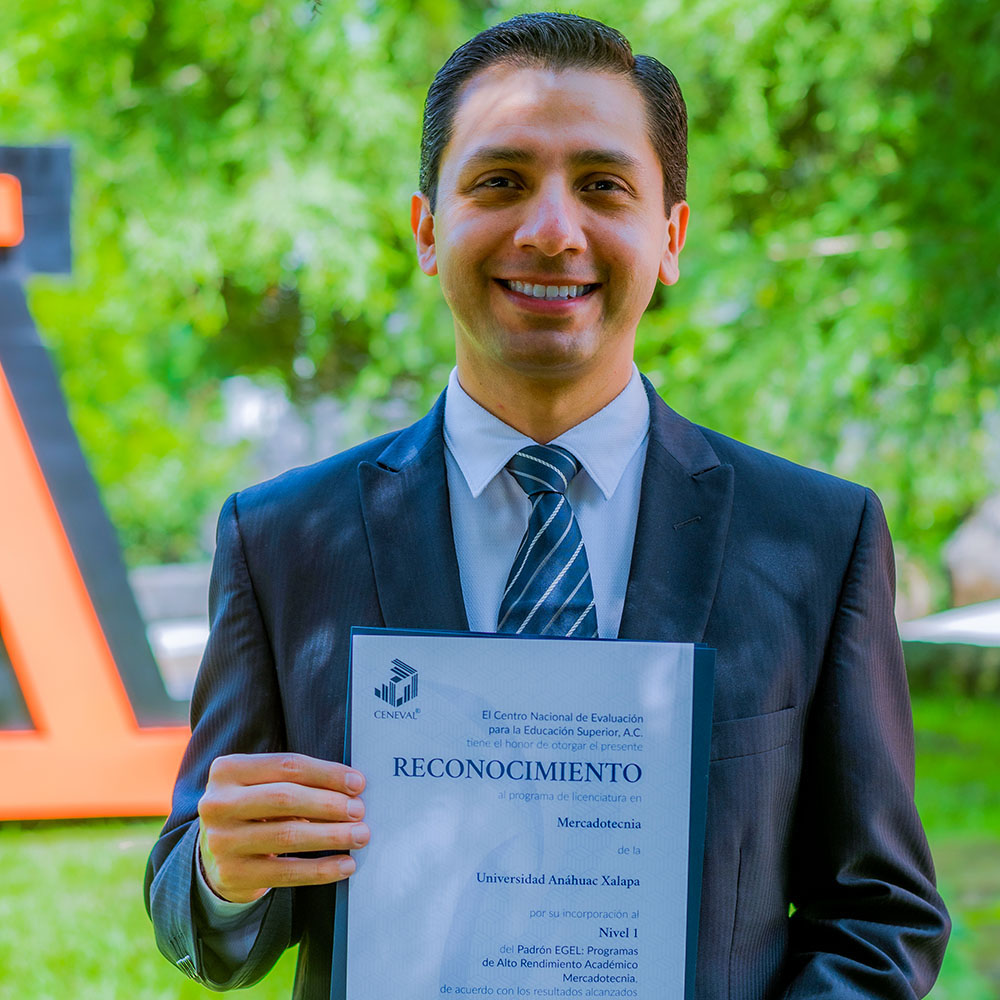 2 / 7 - Escuela de Mercadotecnia 2 / 7 - Escuela de Mercadotecnia