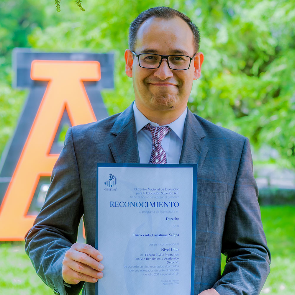 4 / 7 - Escuela de Derecho 4 / 7 - Escuela de Derecho