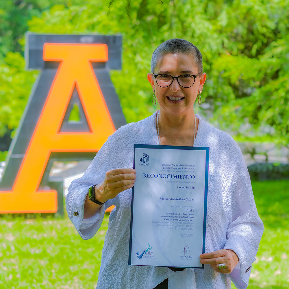 7 / 7 - Escuela de Comunicación 7 / 7 - Escuela de Comunicación