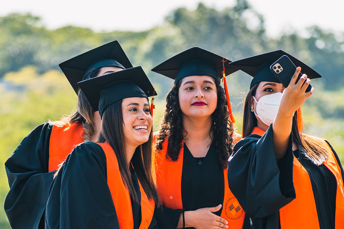 38 / 81 - Egresa una Generación Más de Líderes de Acción Positiva de la Anáhuac Veracruz 38 / 81 - Egresa una Generación Más de Líderes de Acción Positiva de la Anáhuac Veracruz