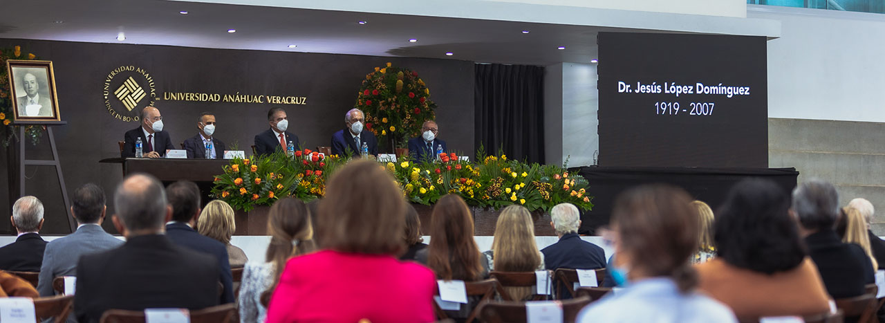 Memorable Homenaje al Dr. Jesus López Domínguez en el Marco del Día del Médico