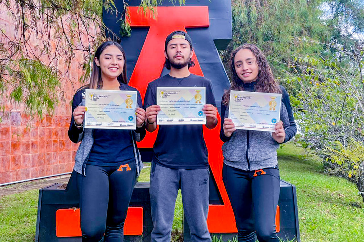 1 / 3 - Compañía de Danza Obtiene el Primer Lugar en Despeñaderos Danza 2021 en Argentina 1 / 3 - Compañía de Danza Obtiene el Primer Lugar en Despeñaderos Danza 2021 en Argentina