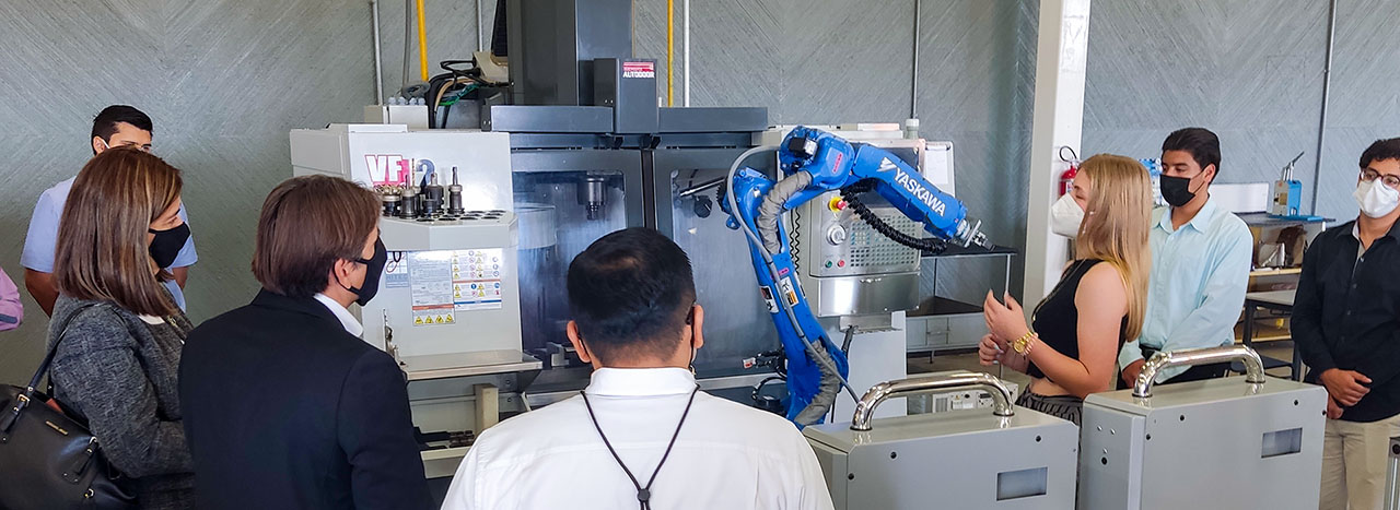 Visita de Directivos de TenerisTamsa al Laboratorio de Ingeniería del campus Córdoba-Orizaba
