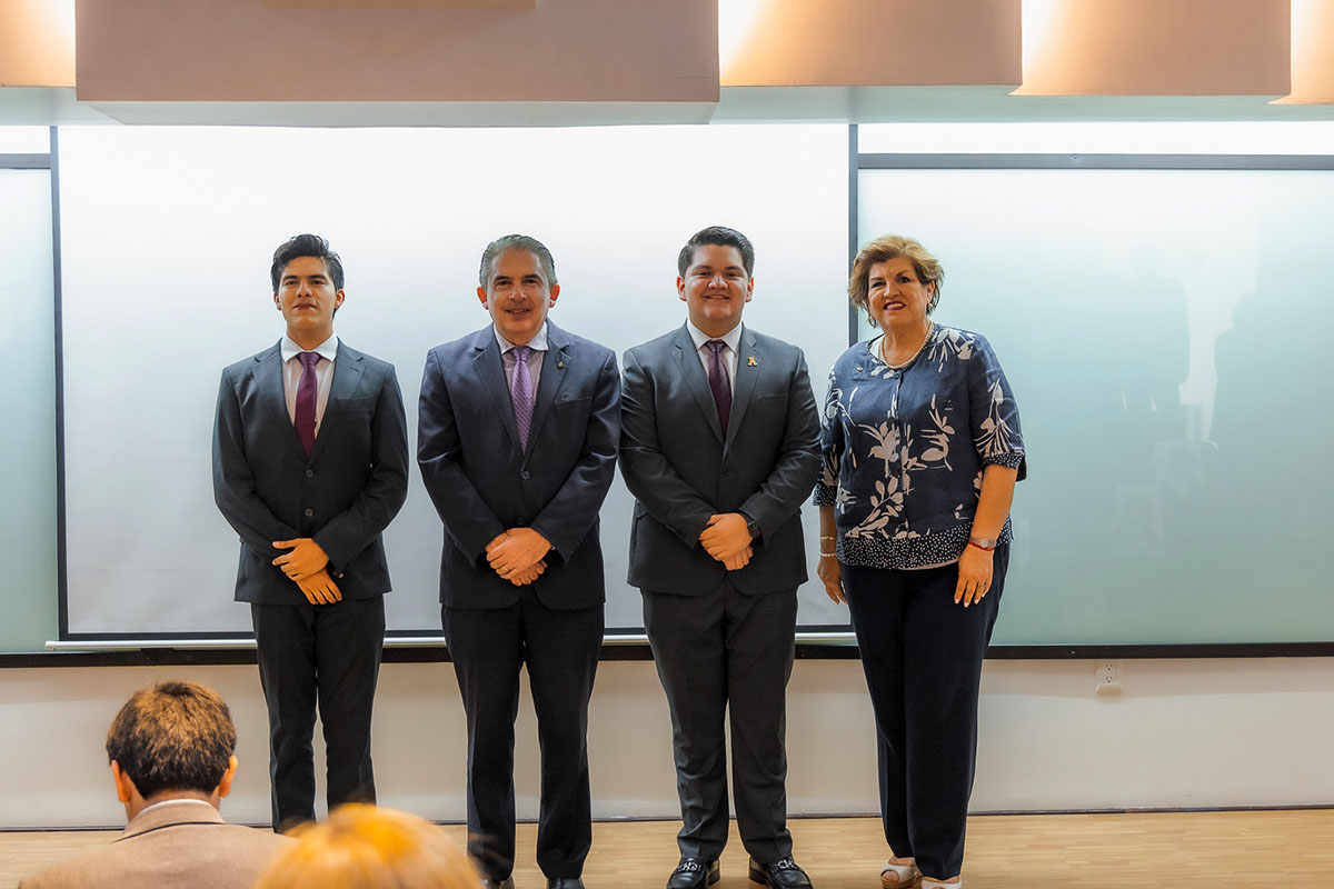 15 / 17 - Prepa Anáhuac Veracruz Participa en el XXVI Premio Lidera