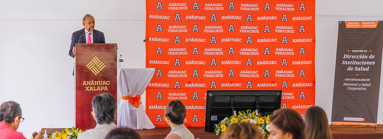 Distinguidas Figuras del Área de la Salud en la Presentación de Dos Nuevos Posgrados
