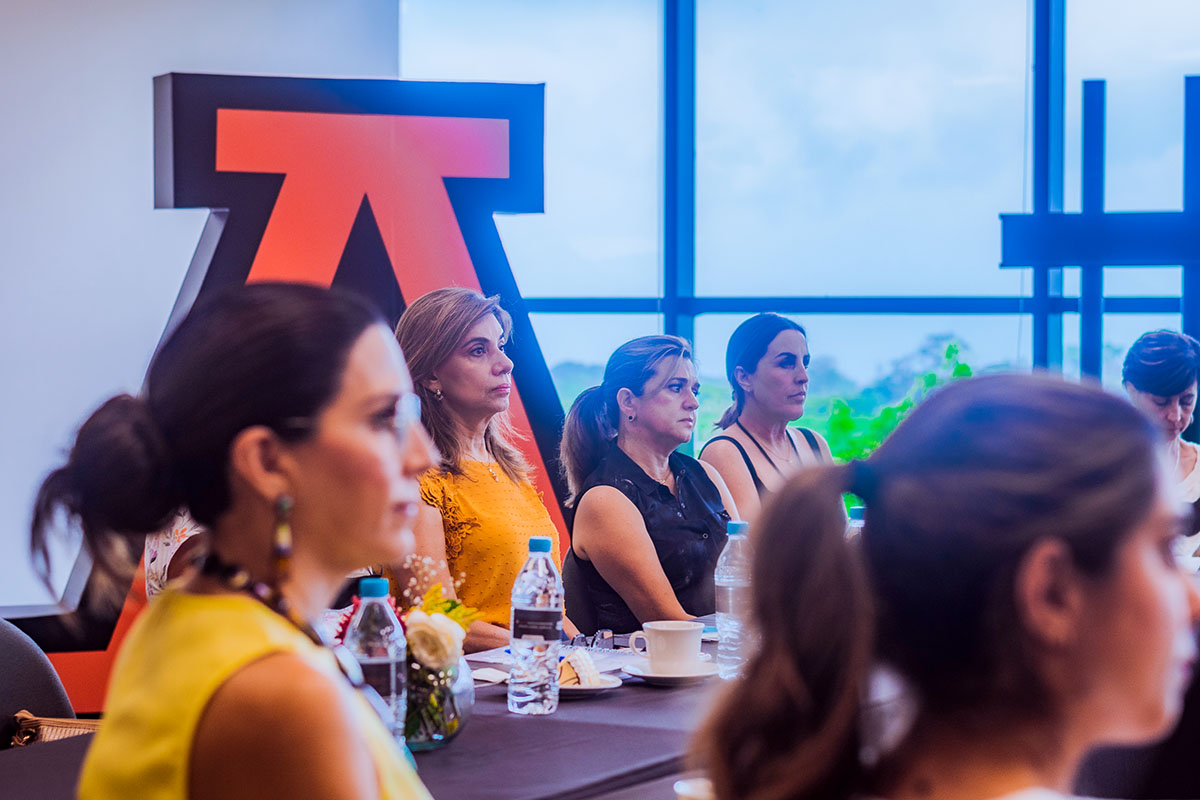 5 / 7 - Tarde de Café del Diplomado en Tanatología 5 / 7 - Tarde de Café del Diplomado en Tanatología