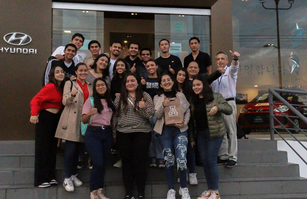 1 / 5 - Escuela de Administración y Dirección de Empresas Visita Hyundai Xalapa 1 / 5 - Escuela de Administración y Dirección de Empresas Visita Hyundai Xalapa
