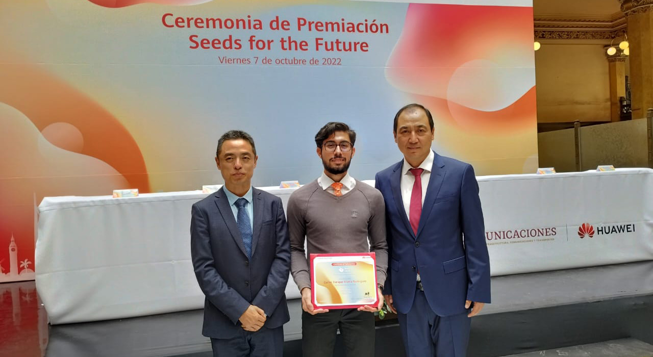 1 / 5 - Destacada Participación de Alumno en el Concurso Seeds for the Future 2022 1 / 5 - Destacada Participación de Alumno en el Concurso Seeds for the Future 2022
