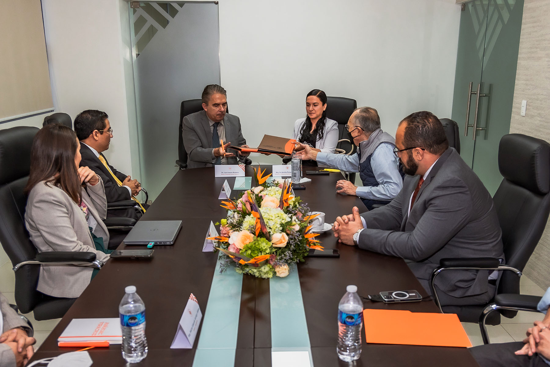 7 / 9 - Firma de Convenio con el Colegio de Arquitectos Zona Metropolitana y Región Capital de