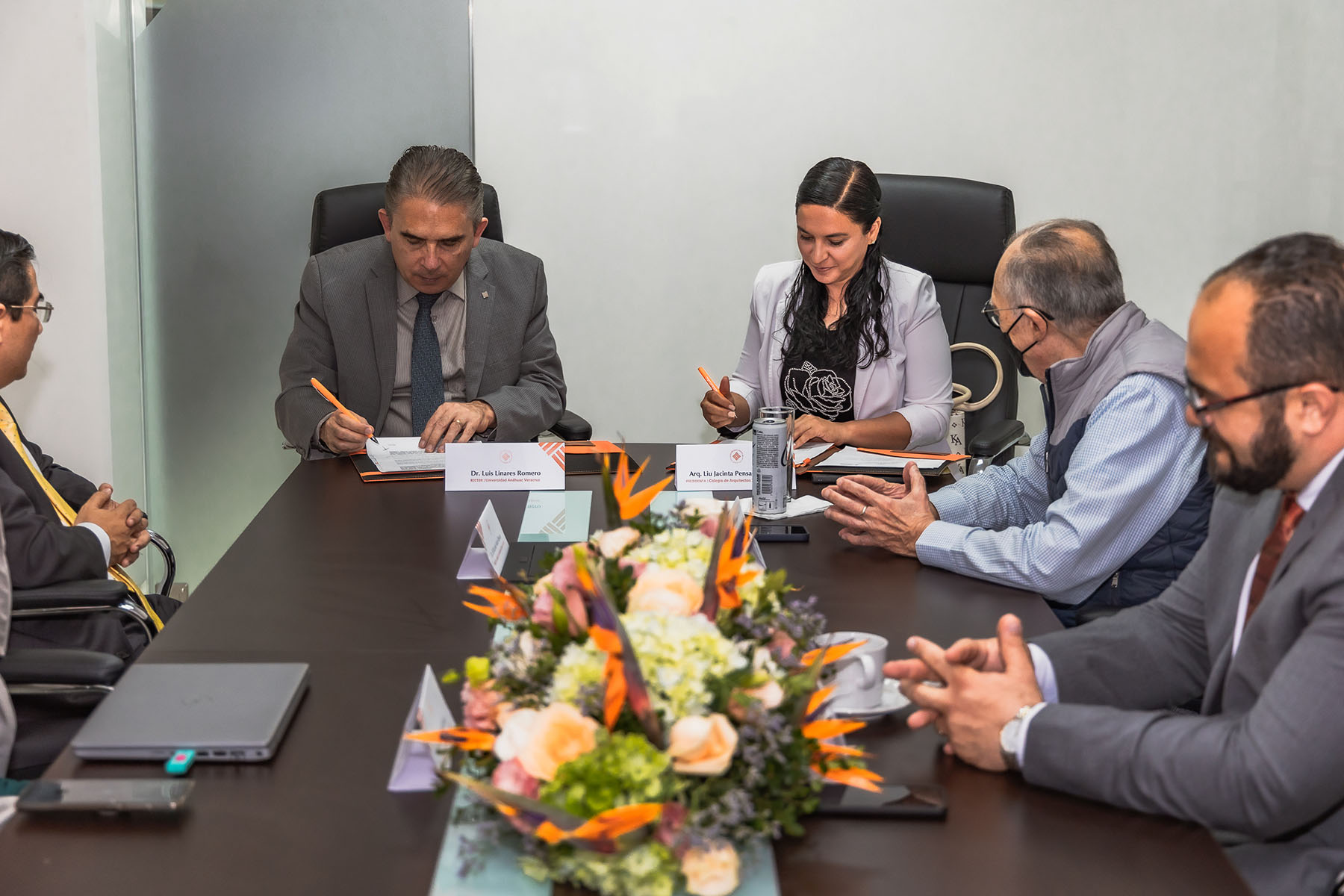 8 / 9 - Firma de Convenio con el Colegio de Arquitectos Zona Metropolitana y Región Capital de